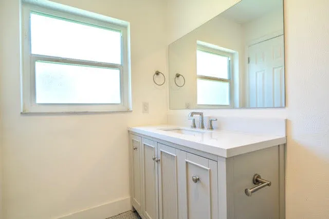 5430 MASTER BATHROOM 2