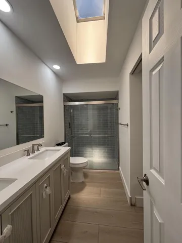5430 MASTER BATHROOM 2