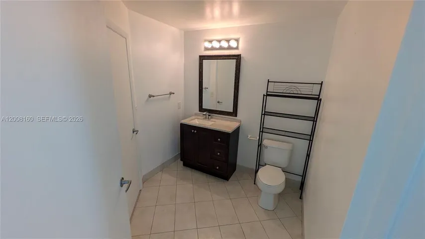 1/2 Bathroom