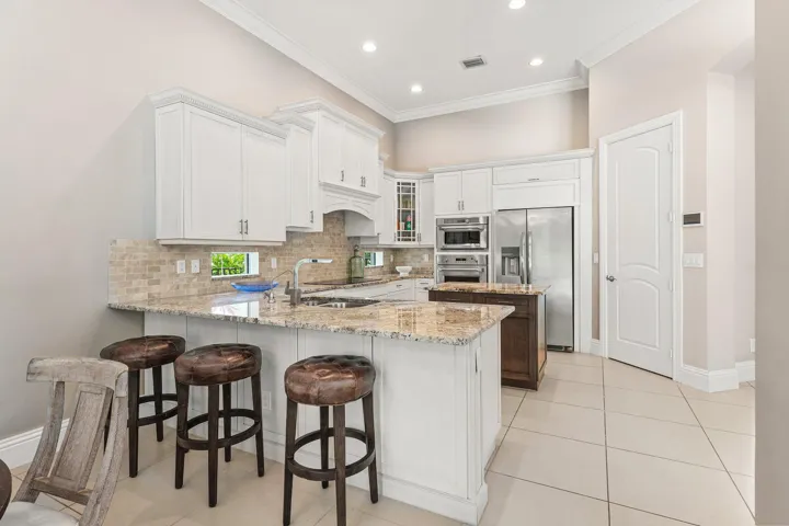 013-12121SunnydaleDrive-Wellington-FL-33