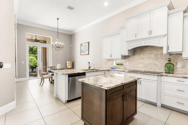 011-12121SunnydaleDrive-Wellington-FL-33