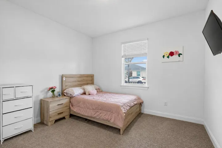 29-bedroom-3