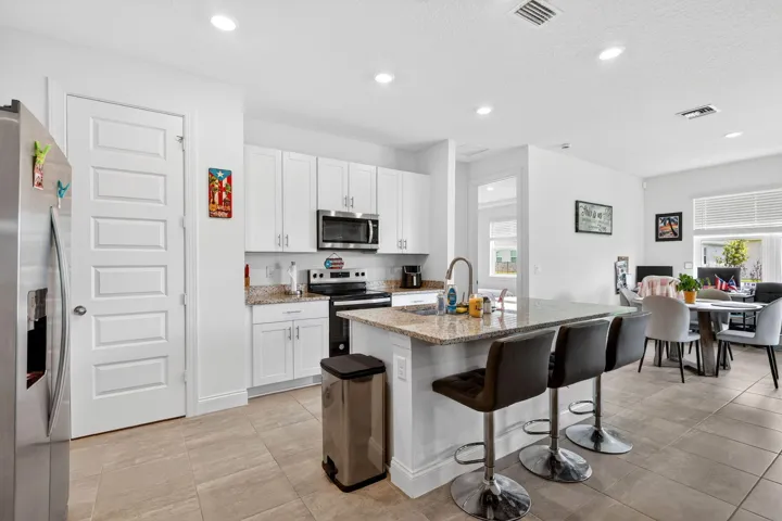 17-kitchen-pantry
