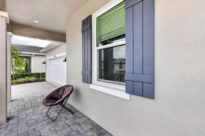 07-front-porch