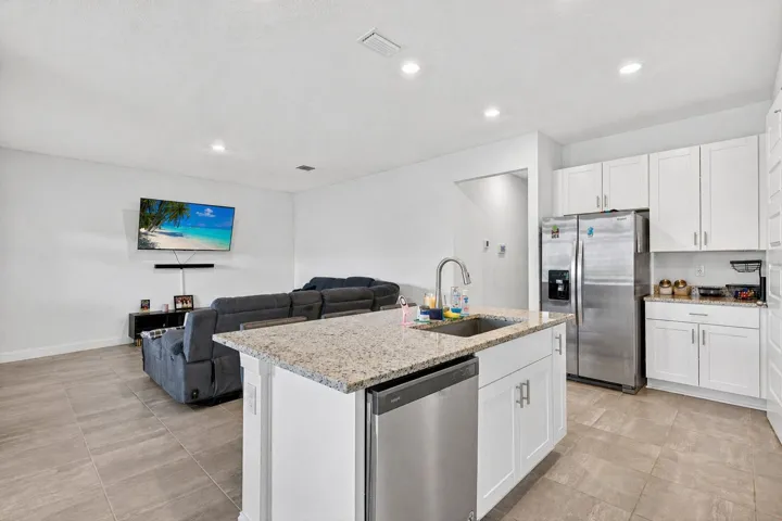 15-kitchen-to-living-room