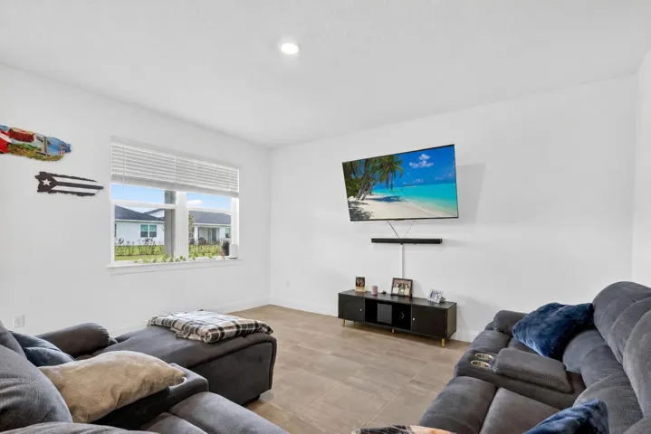 11-living-room-window.jpg