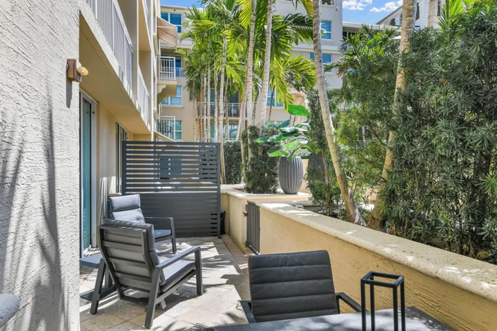 Palmetto Place 99 SE Mizner Blvd, 612, B
