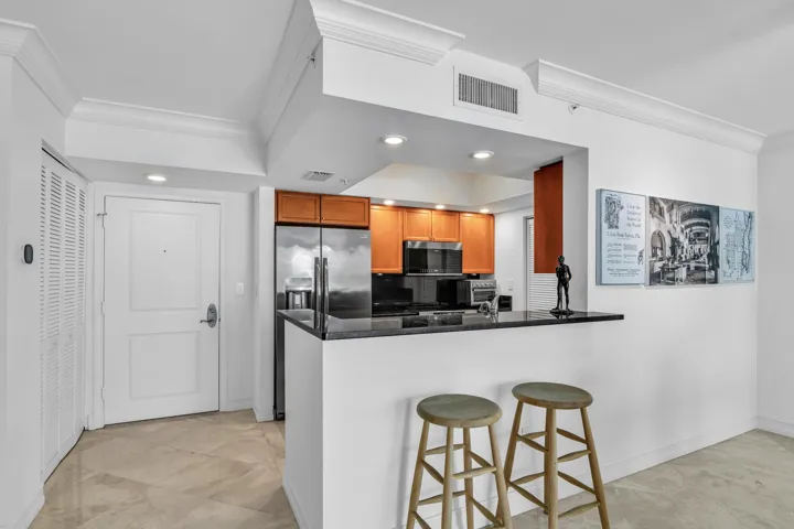 Palmetto Place 99 SE Mizner Blvd, 612, B