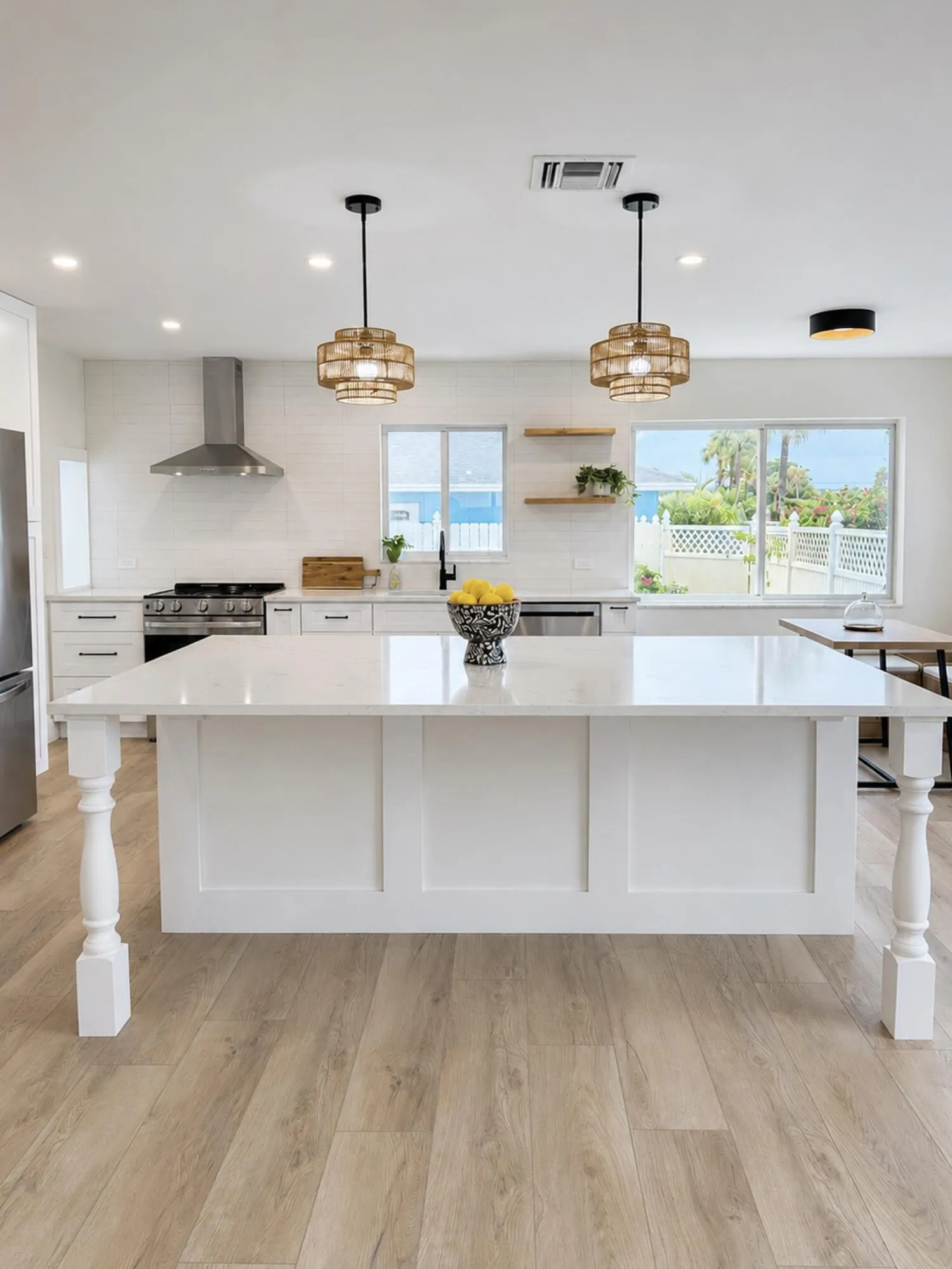 Kitchen Island with seating for 5