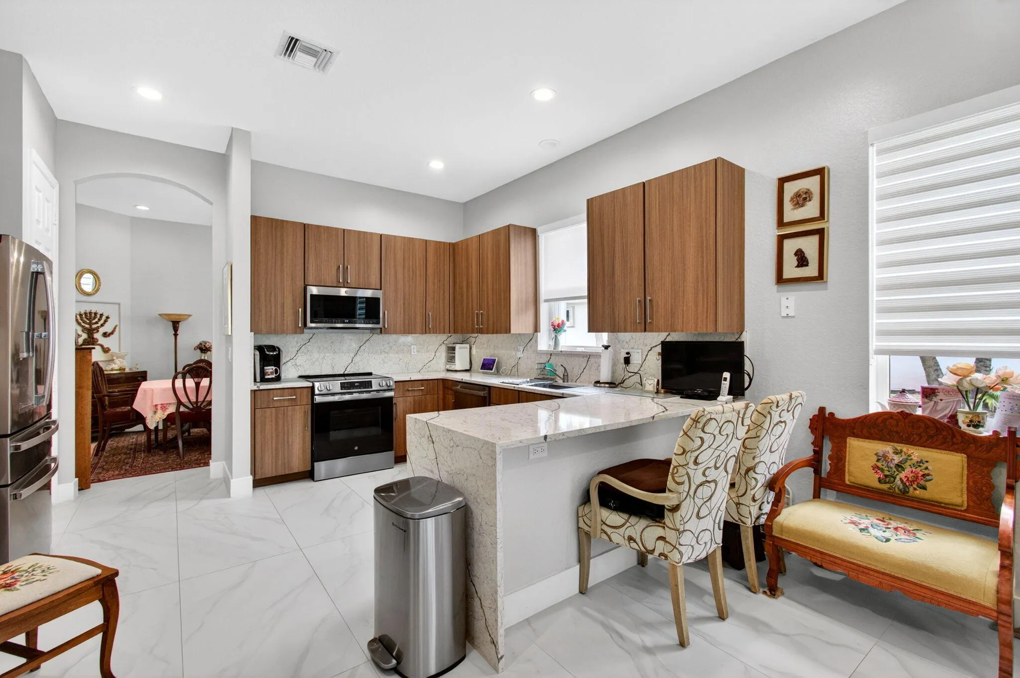 Quartz Snack Bar