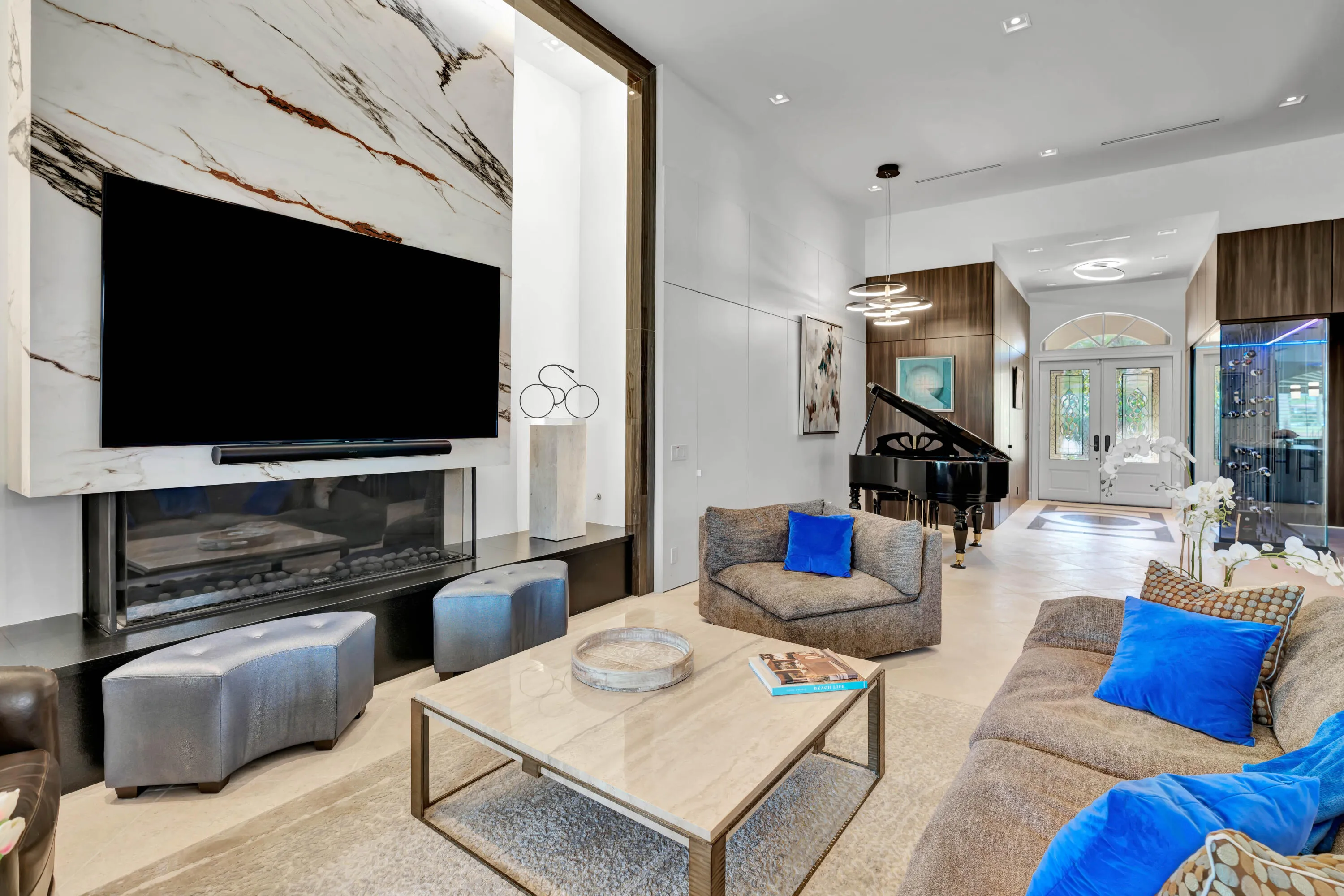 TV Wall & Fireplace
