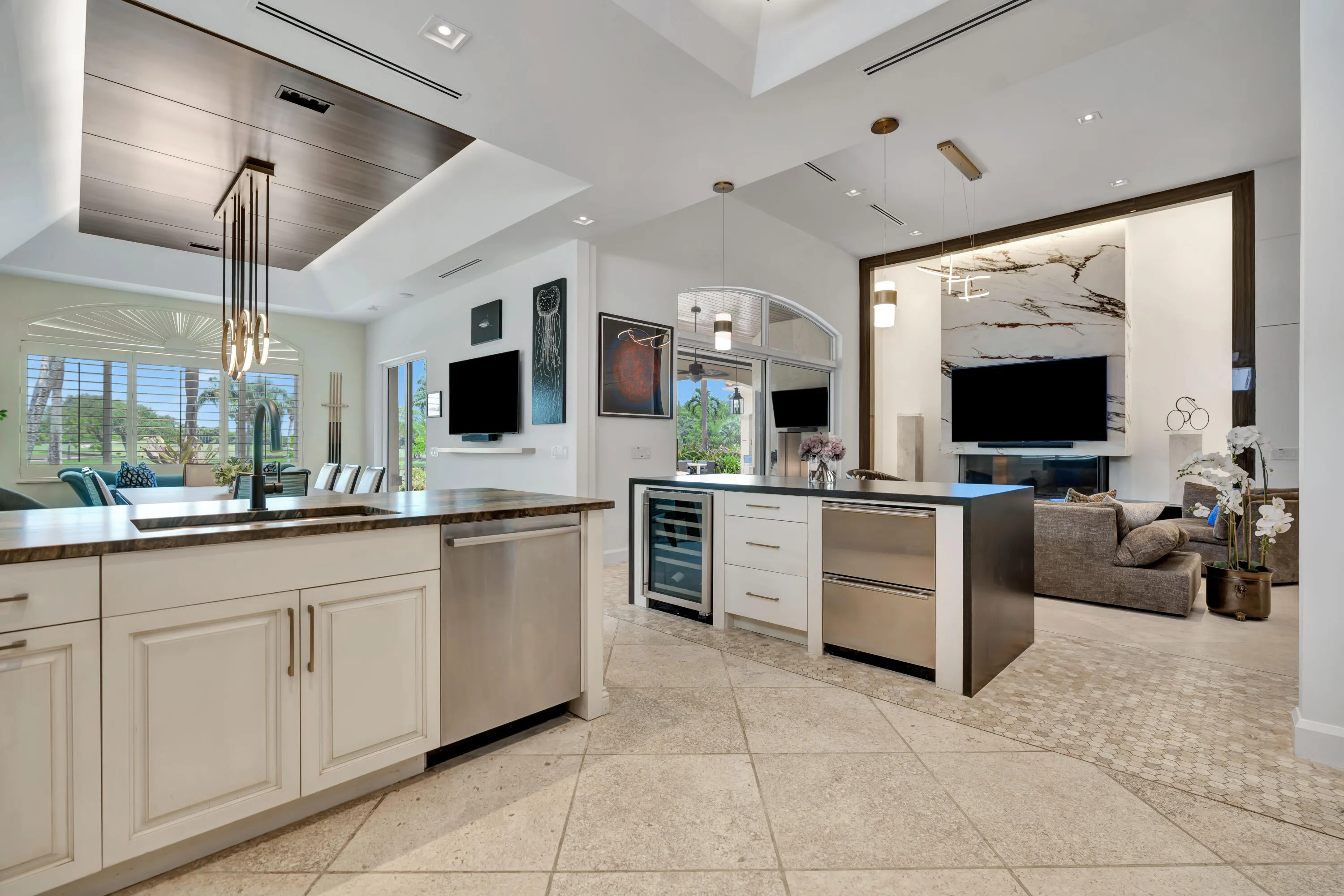 Working Island w/Wine & Refrig Drawers