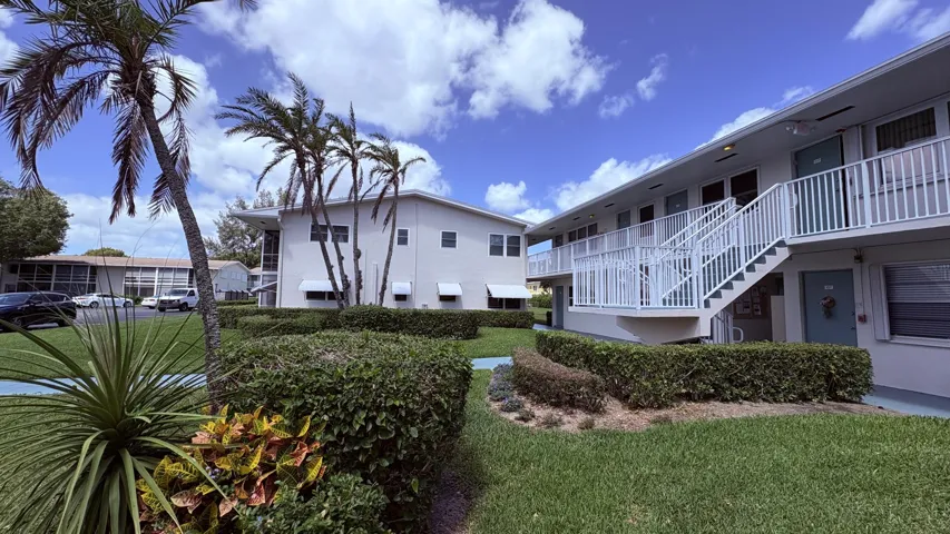 FRONT OF BLDG 200