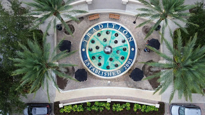 Tradition_Square1