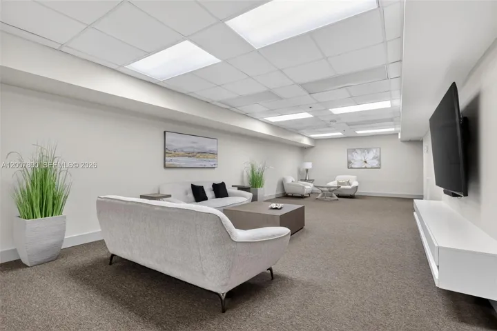 Resident's TV LoungeTV Lounge