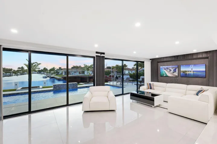 5641 Bayview Drive - 30.jpg-SMALL