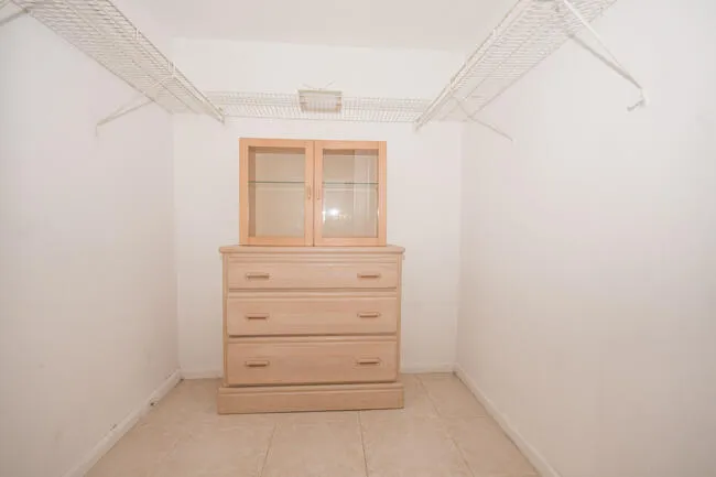 Walk-in Closet
