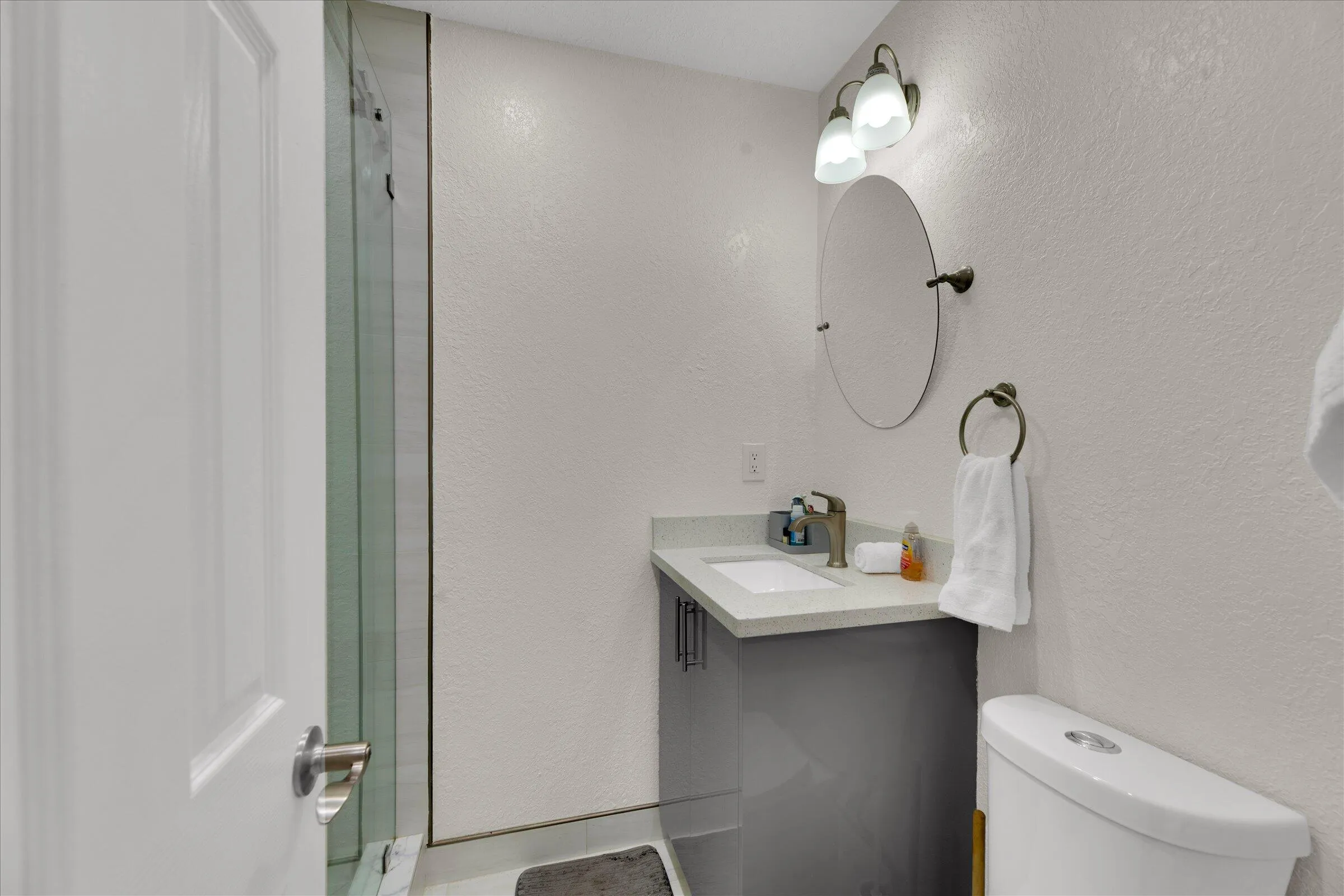 51-2633 NE 3rd Avenue-51