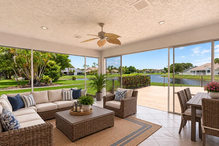 Staged Screened/Covered Patio