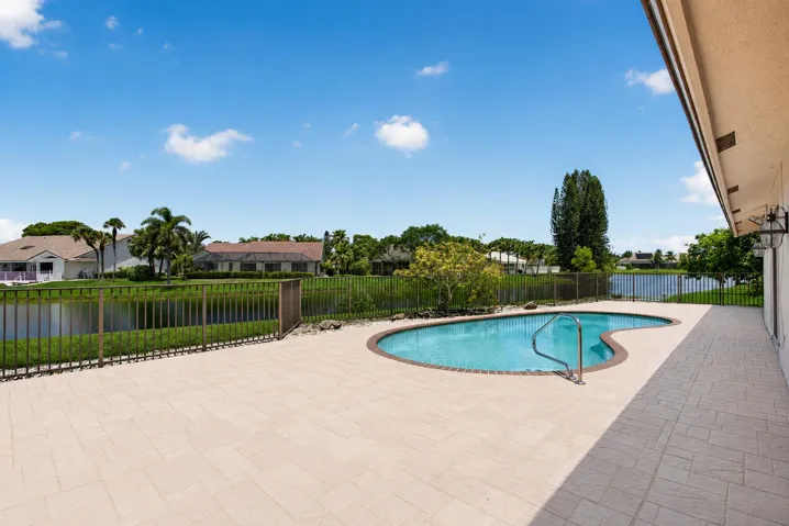 Patio/Pool/Water