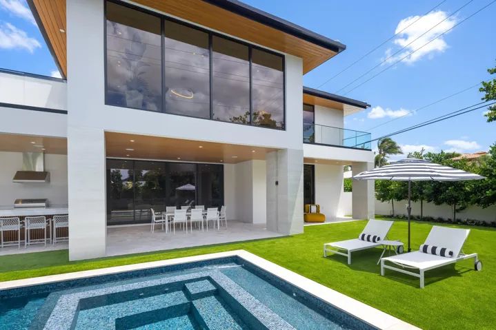 POOL / PATIO