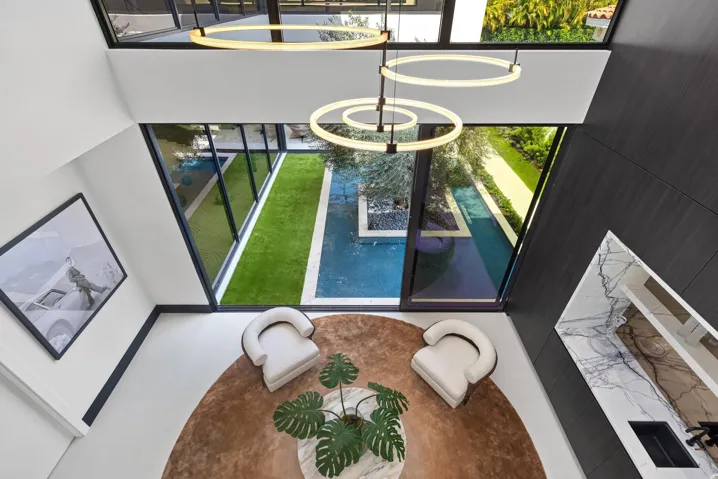 CLUBROOM VIEW