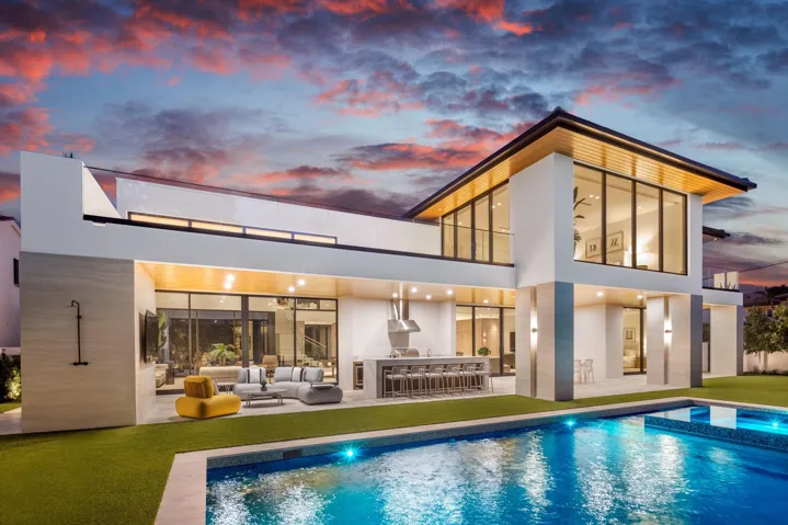 POOL TWILIGHT