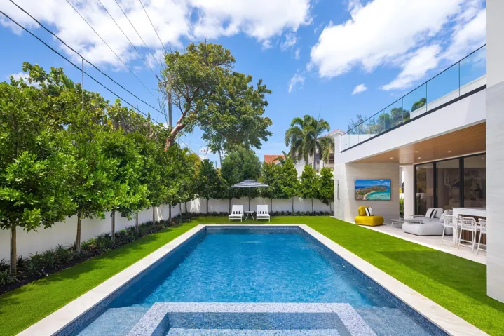 POOL / PATIO