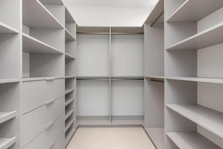 1ST FLOOR VIP SUITE CLOSET