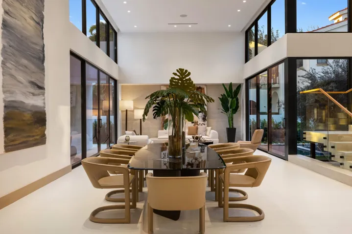 DINING EVENING