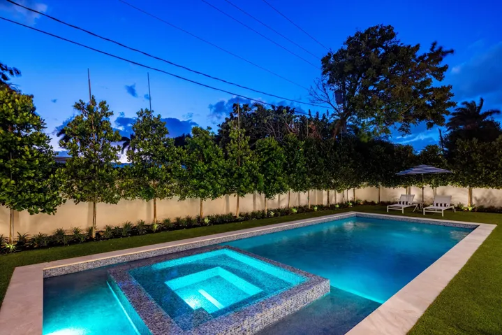 POOL / SPA