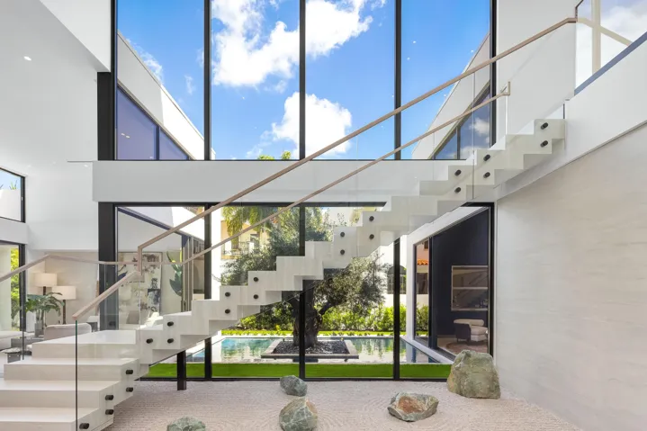 FLOATING STAIRS