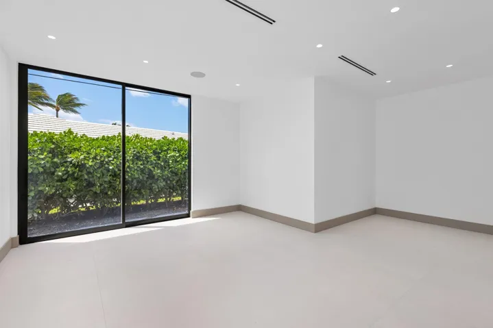 GYM / BEDROOM #6