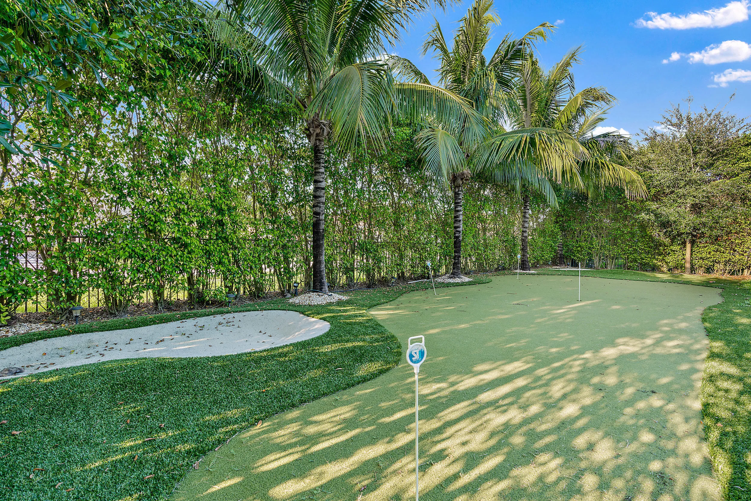 Private putting green