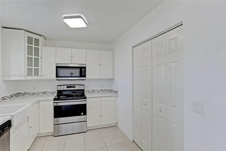 250 kitchen 3