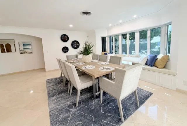 Dining Area 1