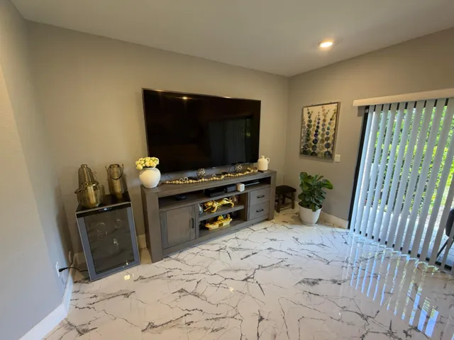 Living room 4