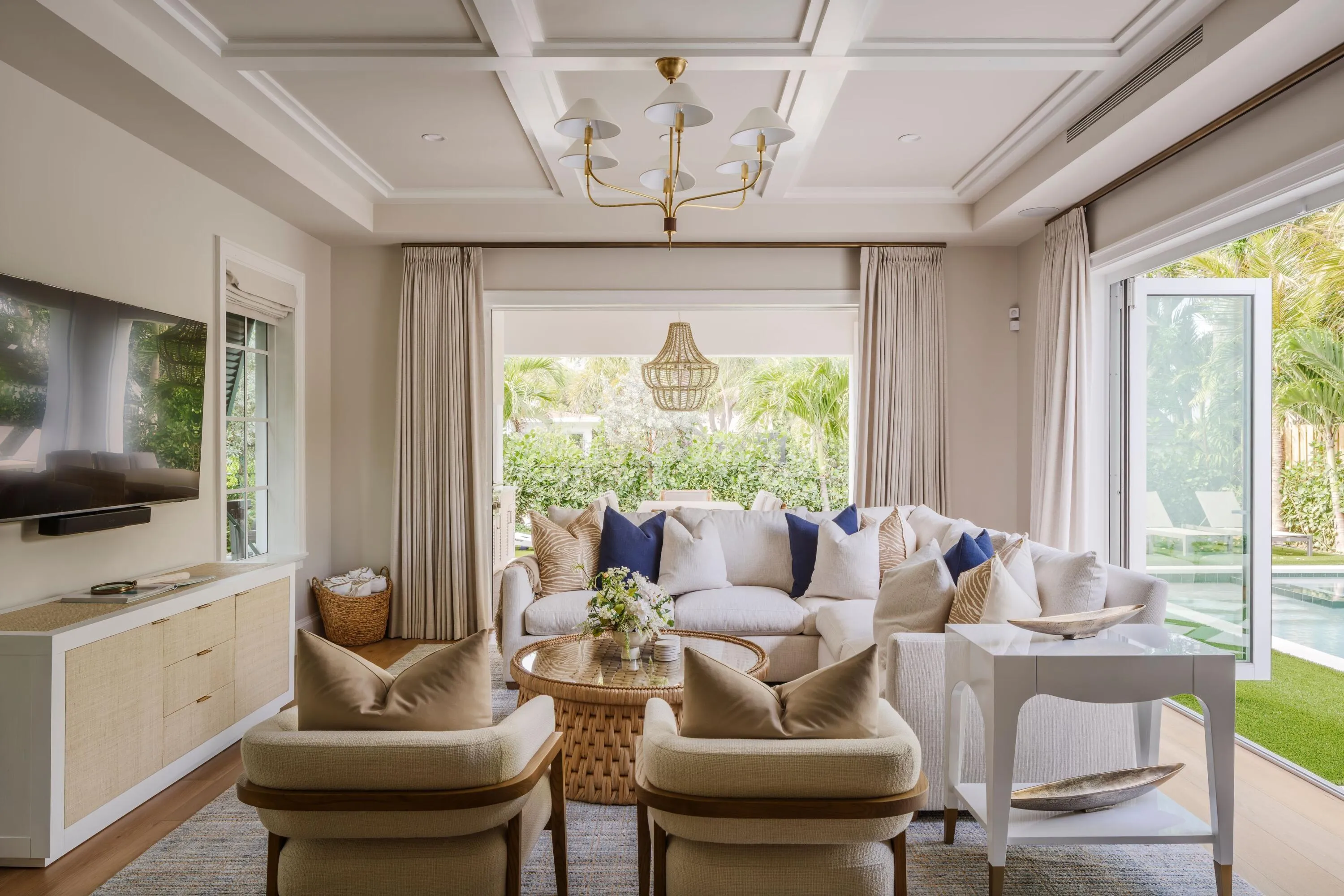12 - Living room with white sectional so
