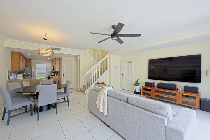Living area with crown molding