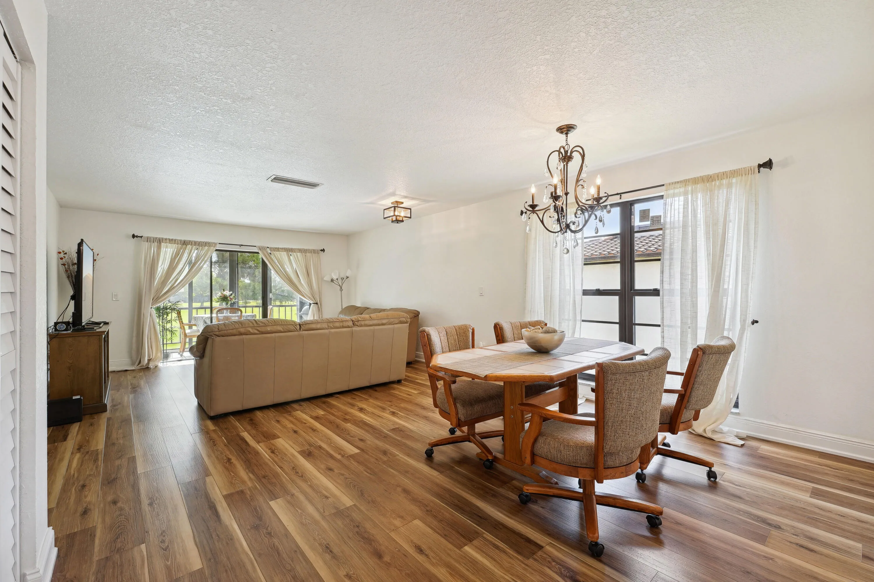 livingroom/diningroom