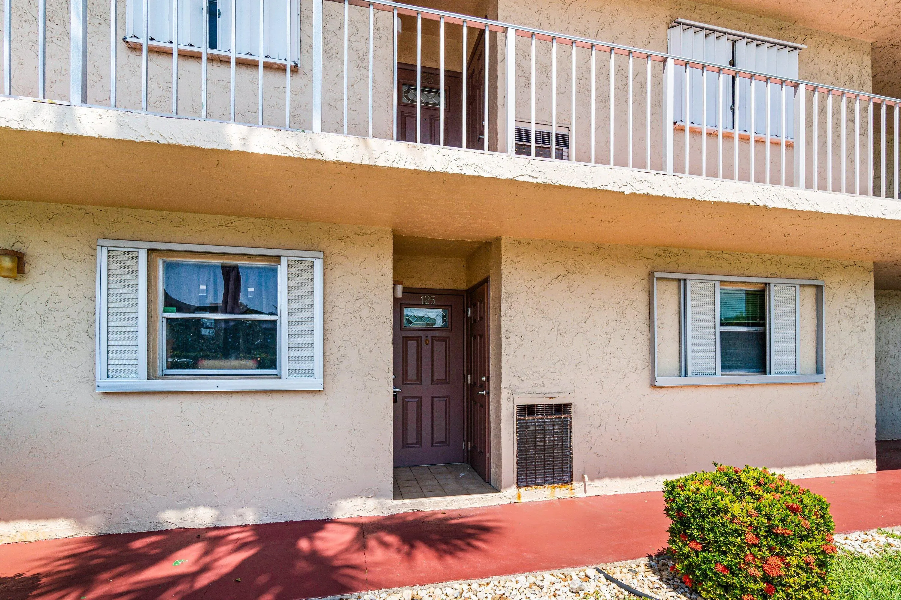 009-750Southeast6thAvenue-125-DeerfieldB