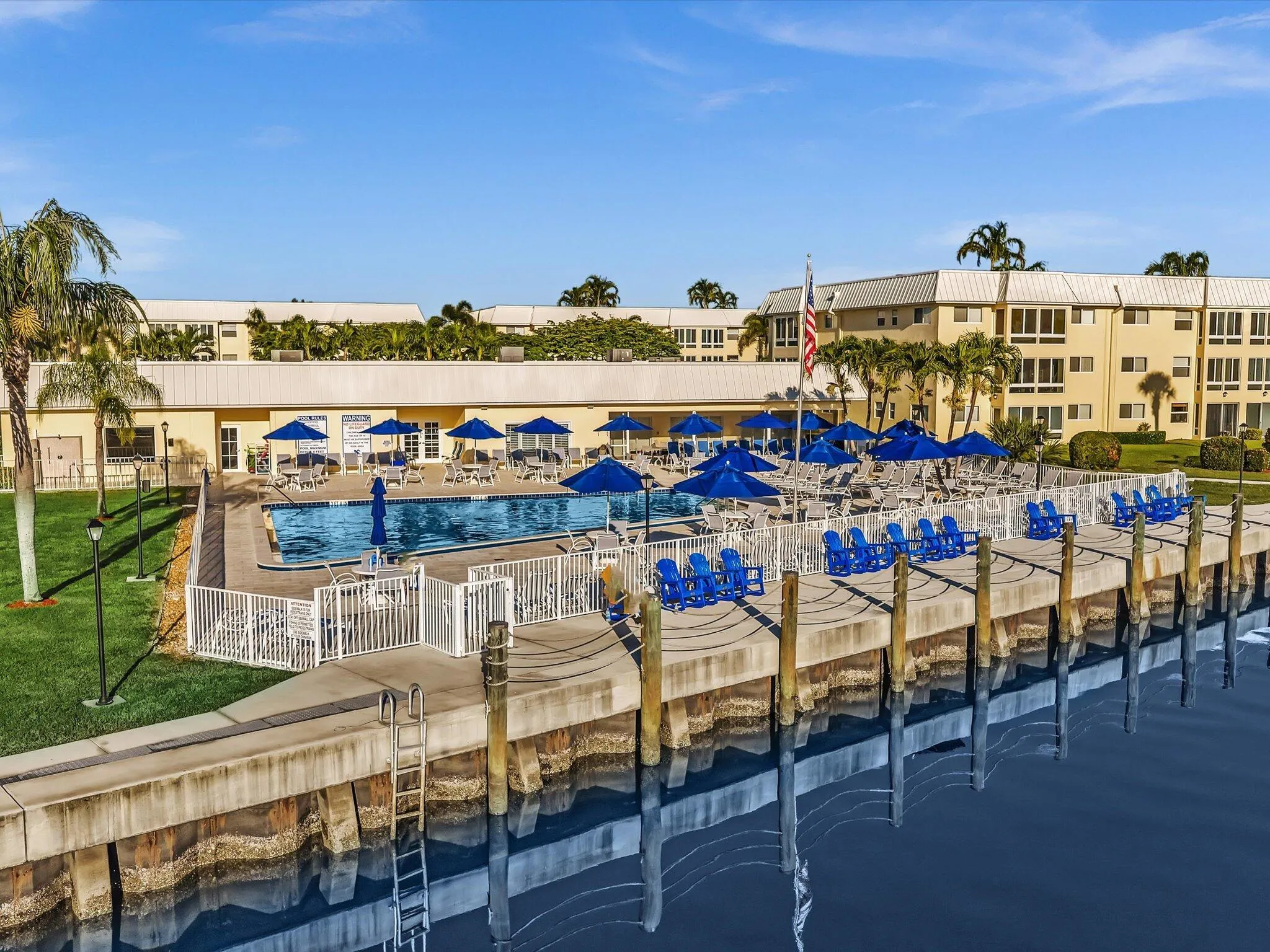 CLUBHOUSE & POOL