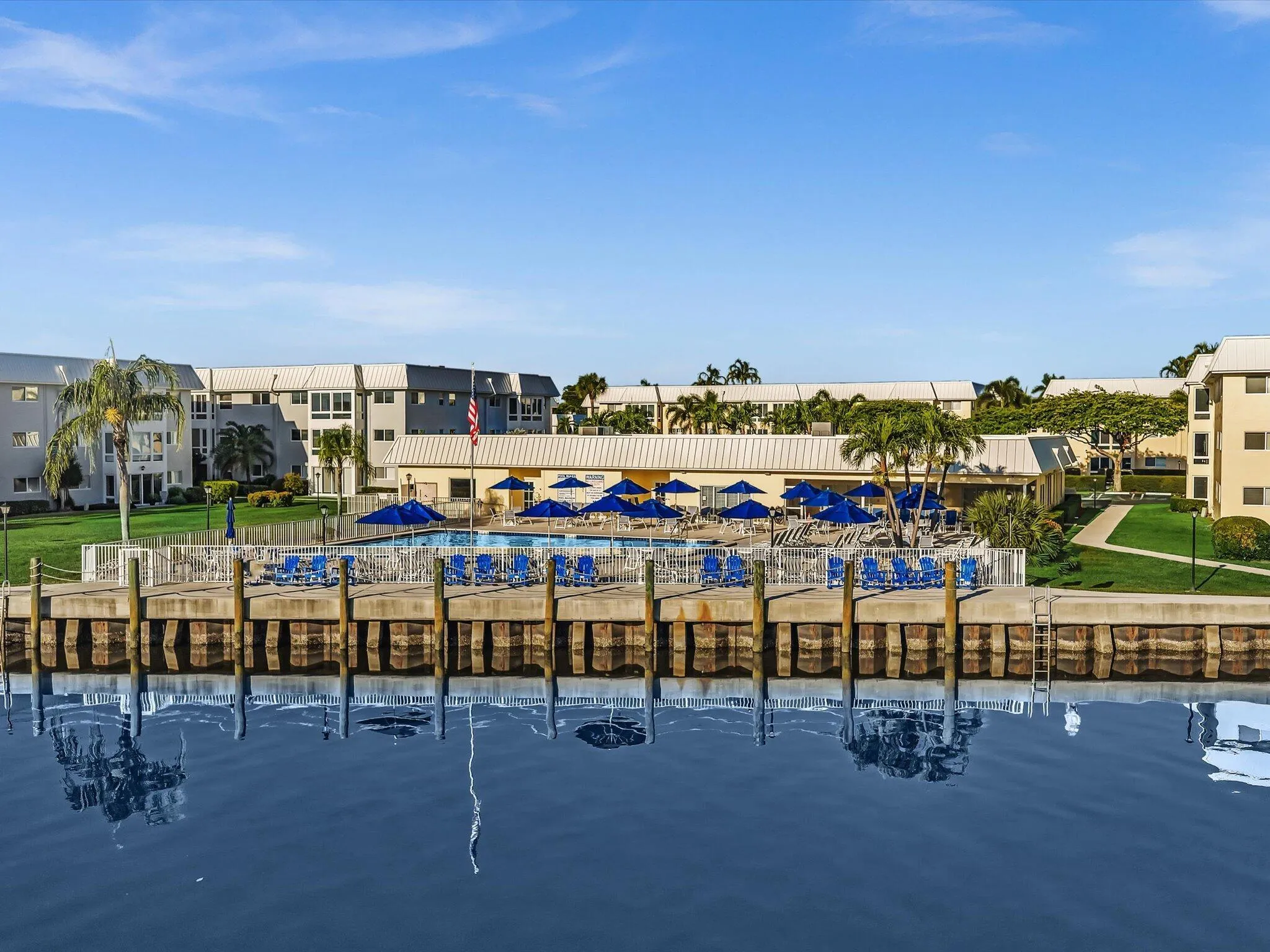 CLUBHOUSE & POOL