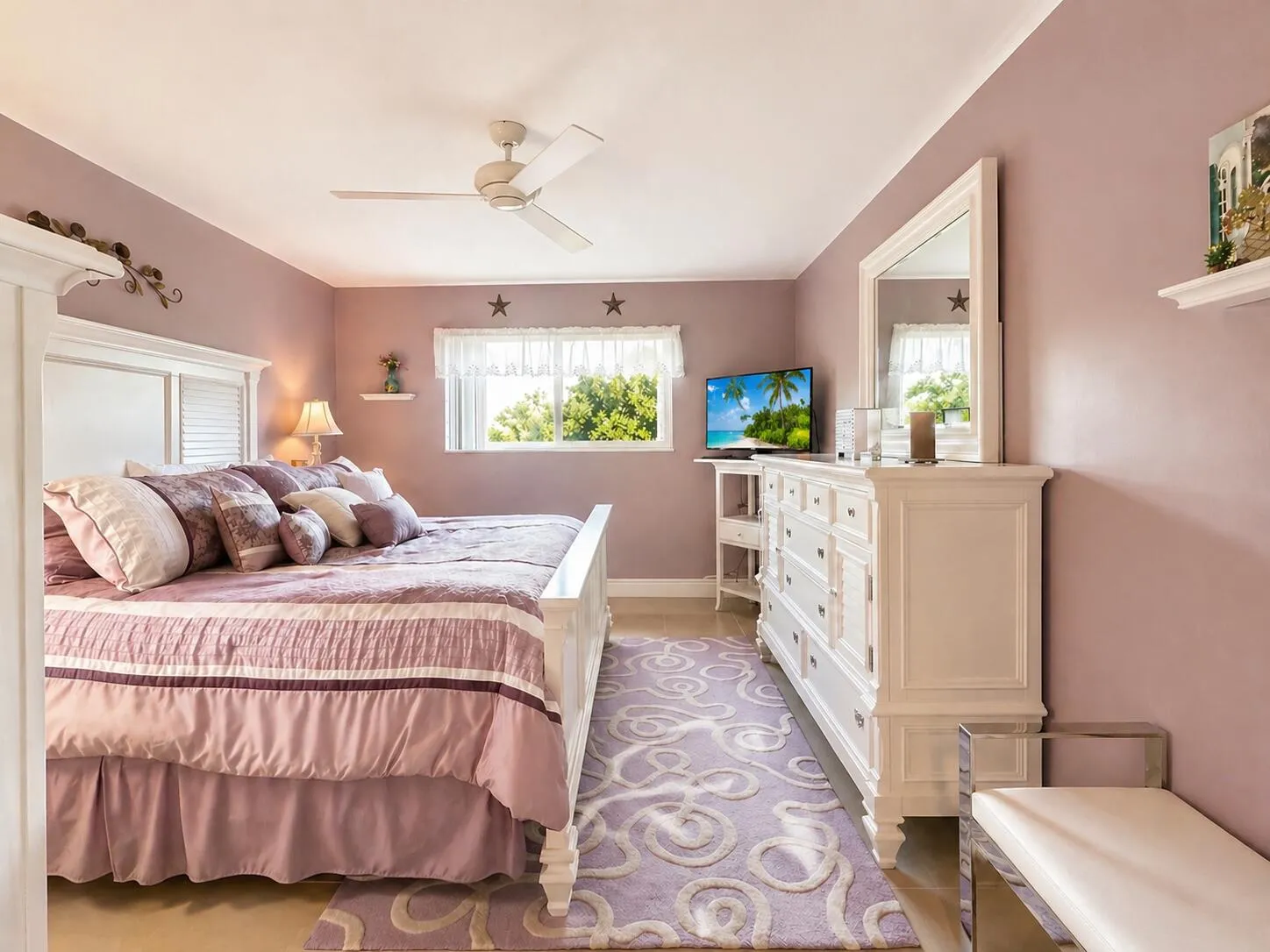 12 Colonial Club Dr 305 Ensuite