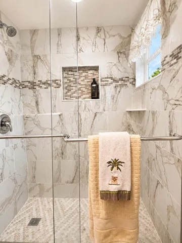 12 Colonial Club Dr 305 Primary Shower