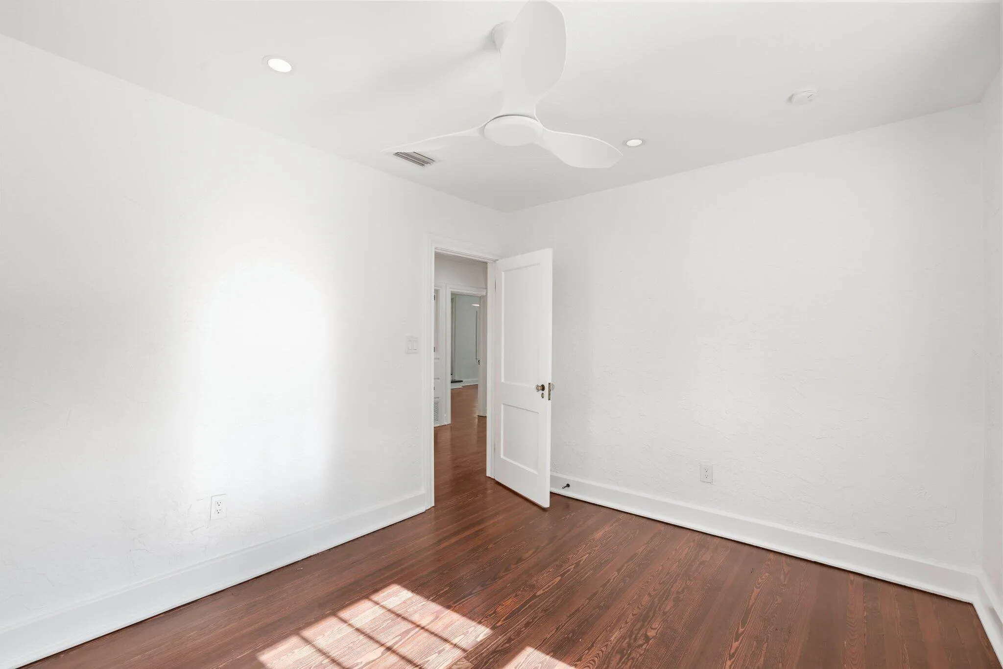 429 30th Street - 69.jpg-SMALL