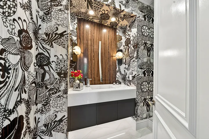 1/2 bath