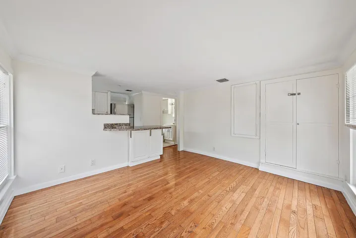 228 9th St-35