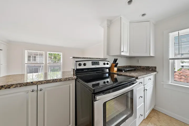 228 9th St-37