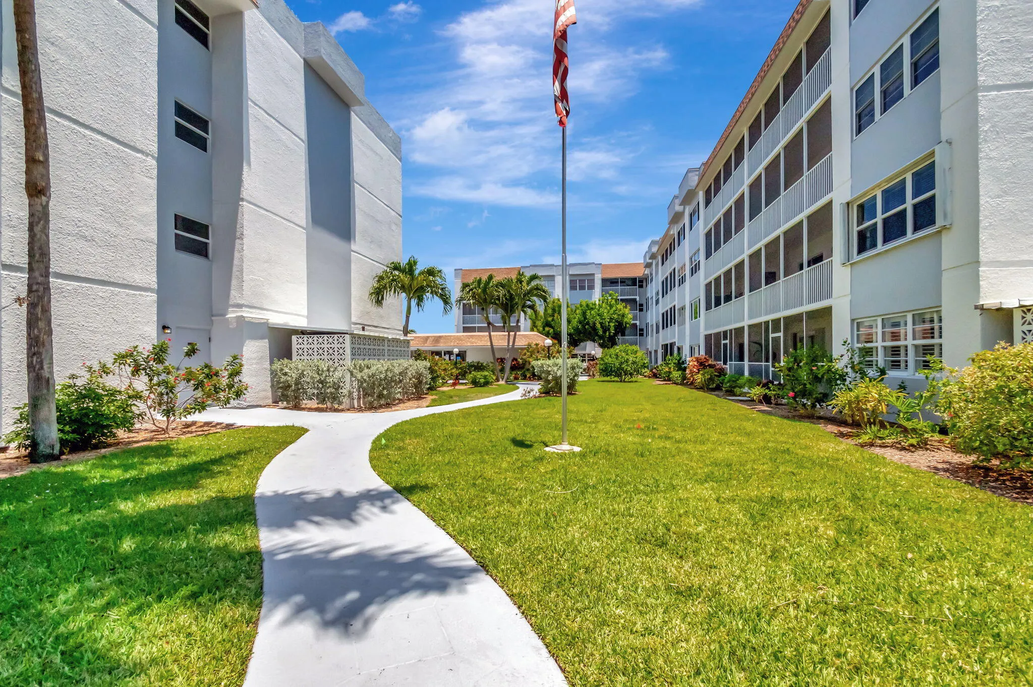 47-web-or-mls-1502, 1516 S Lakeside (14)